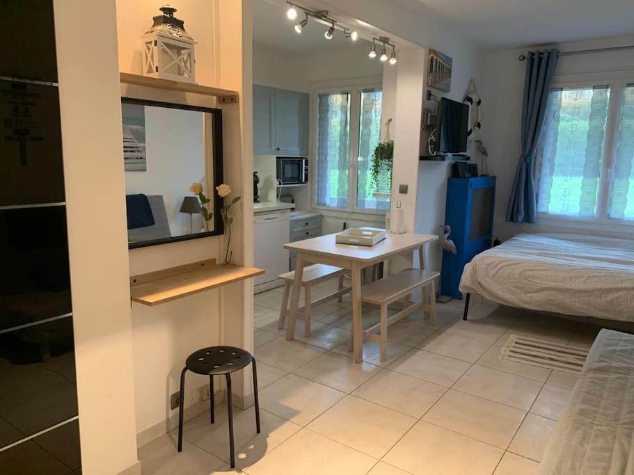 Studio Cosy Bord De Mer Et Centre Ville Pour 4Pers Deauville Kültér fotó